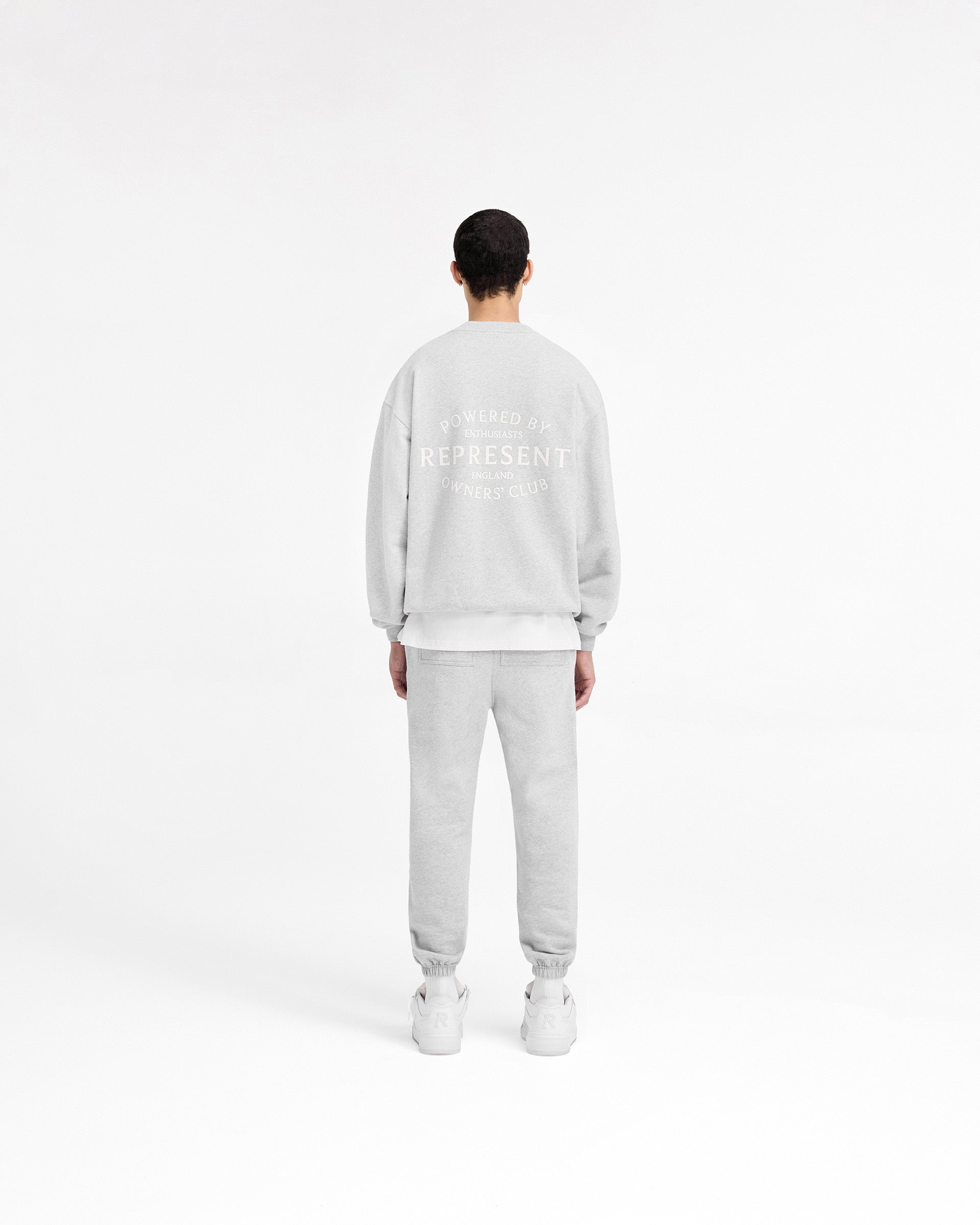 Pull avec timbre du club des propriétaires - Gris cendré