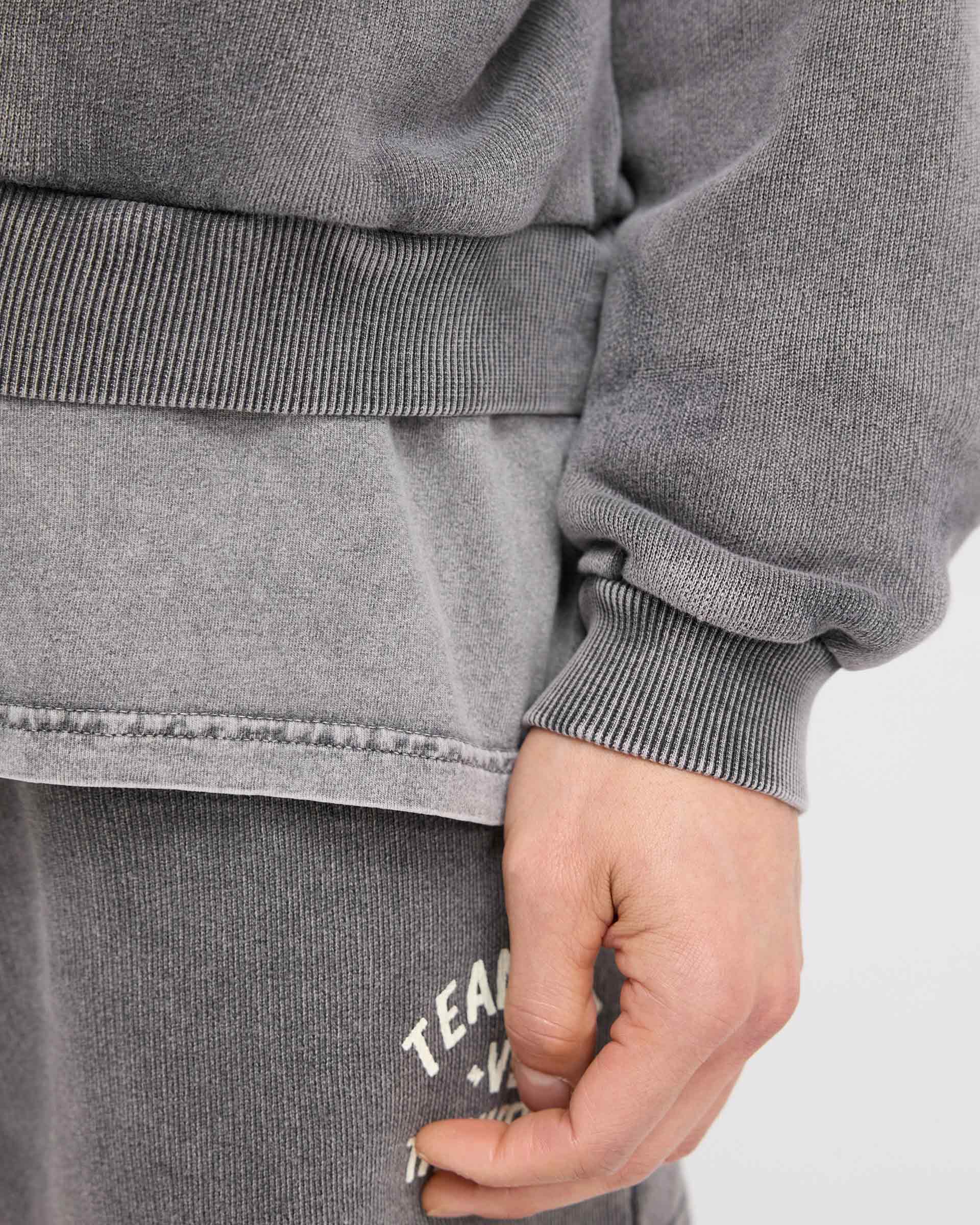 【oan】Valvo 9 Boxy Sweatshirt Boxy Distressed Sweatshirt – D5OVE