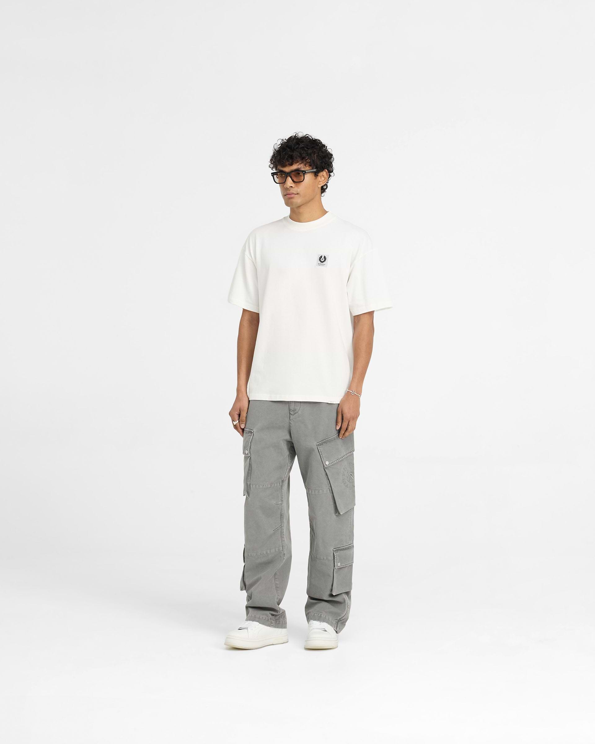【関税込み】Belstaff ホワイト ロゴパッチ Tシャツ Belstaff logo-patch Cotton T-Shirt | White | FARFETCH JO