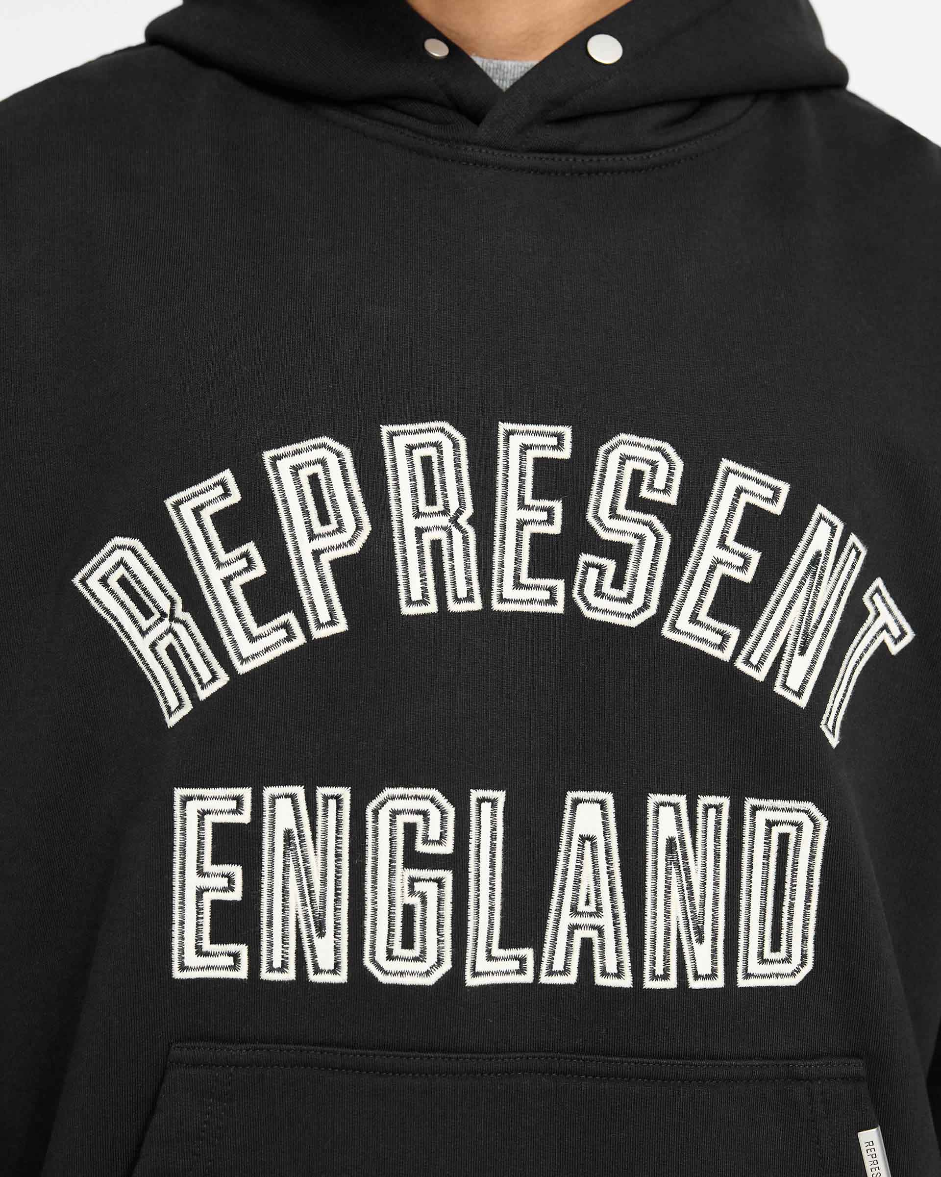 ウェア fcrb LOGO APPLIQUE PULLOVER HOODED England Applique Hoodie | Jet Black | REPRESENT