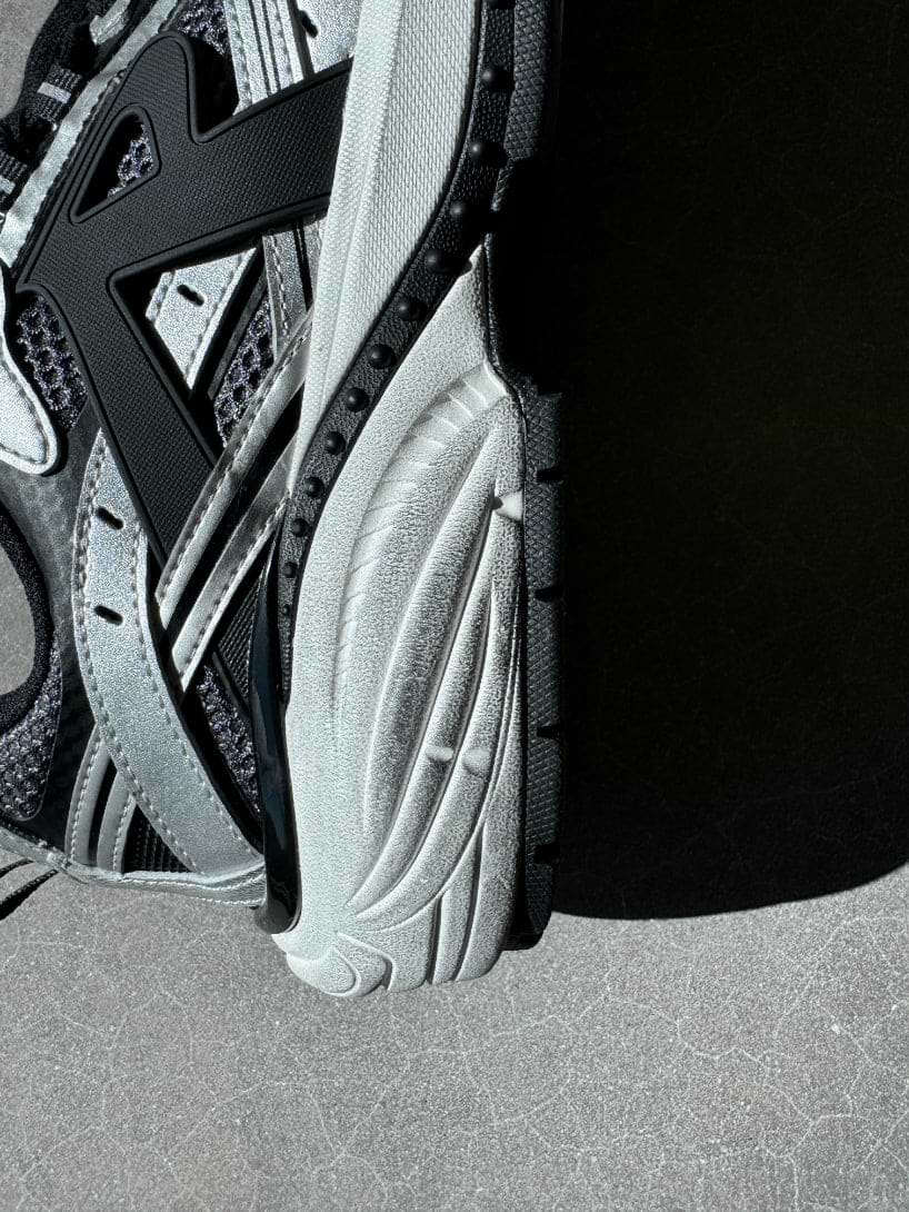 Storm Runner - Silver Black