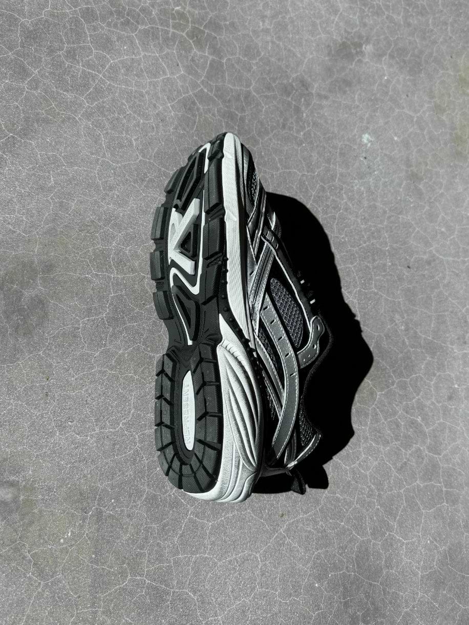 Storm Runner - Silver Black