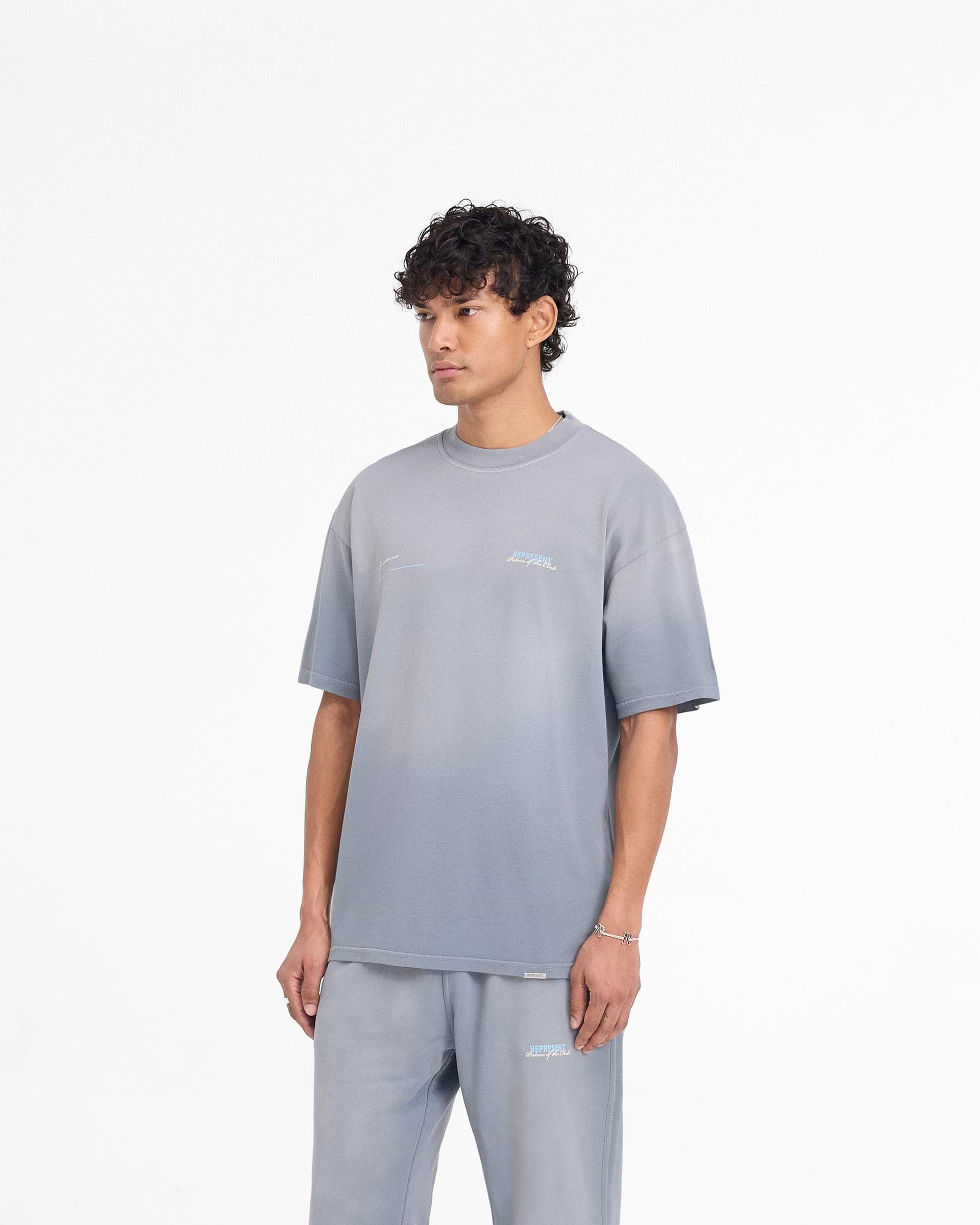 【関税込み】Represent グレー Patron Of The Club Tシャツ Gray 'Patron Of The Club' T-shirt by Represent on Sale