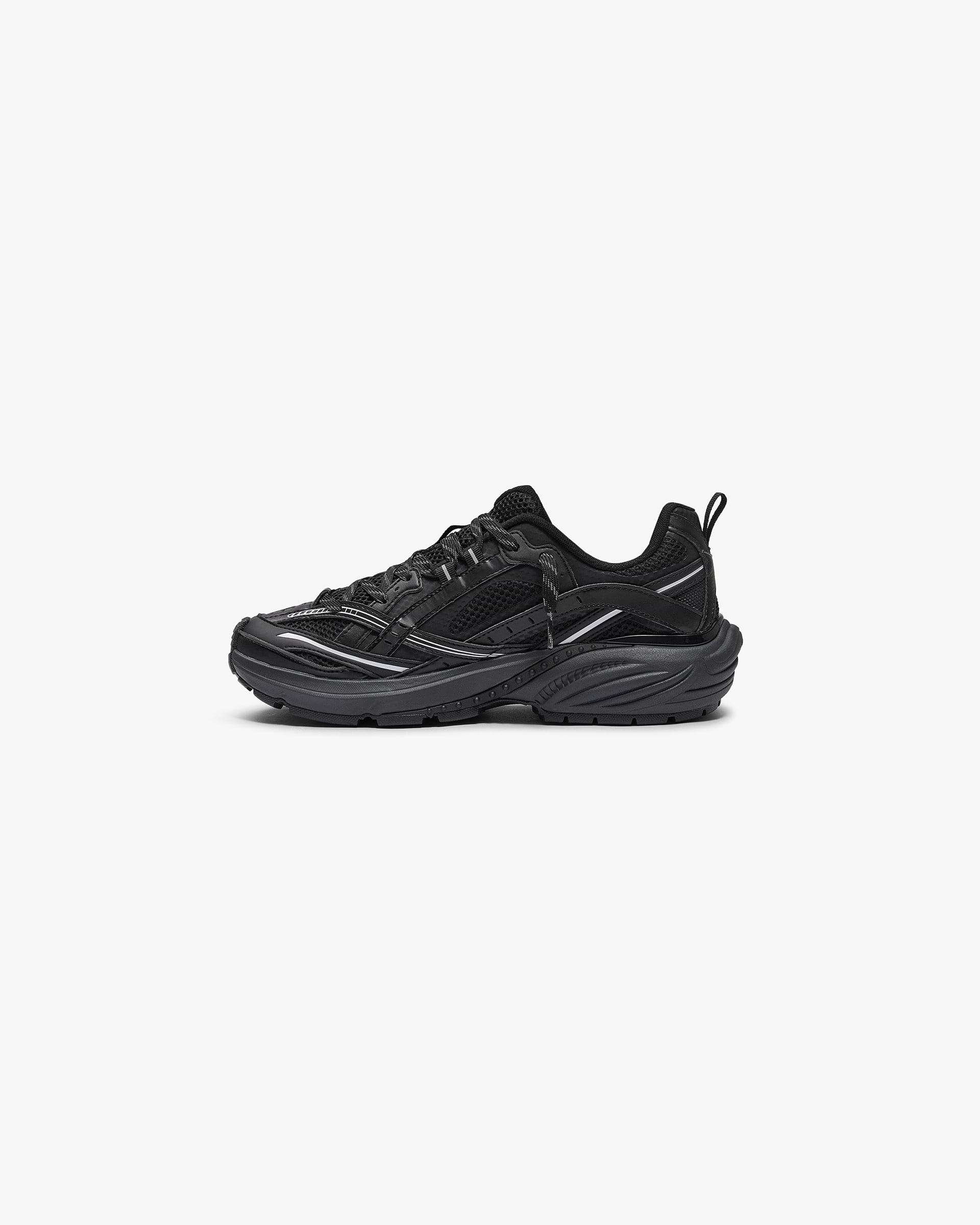 Storm Runner - Triple Black