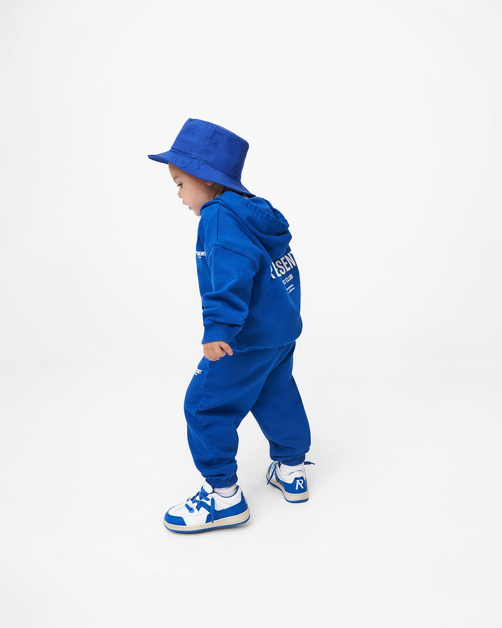 Sweatpants BALLOON cobalt with print on the leg - Coccodrillo