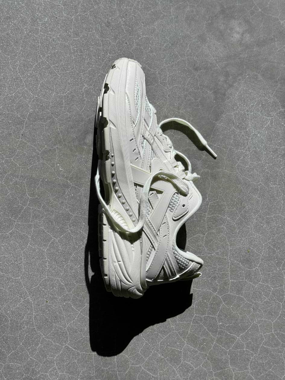 Storm Runner | Off White | REPRESENT