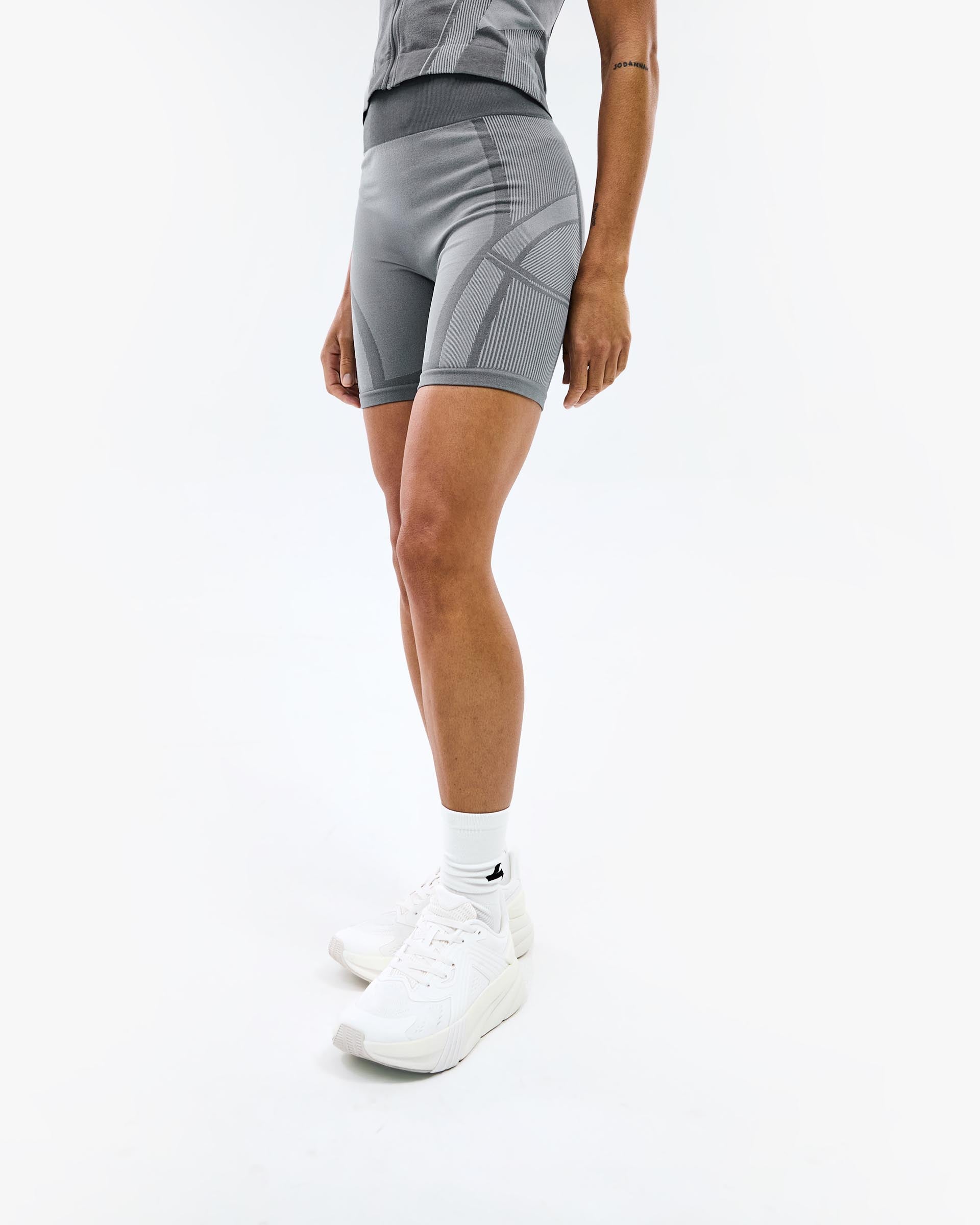 247 Hydro Seamless Training Short - Ice Grey