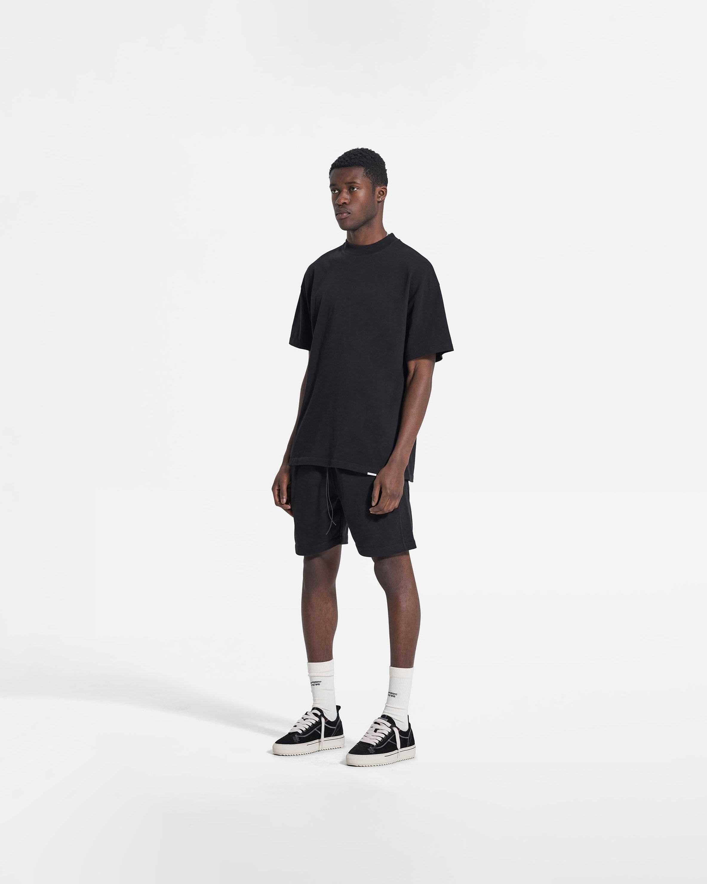 Blank store black shirt