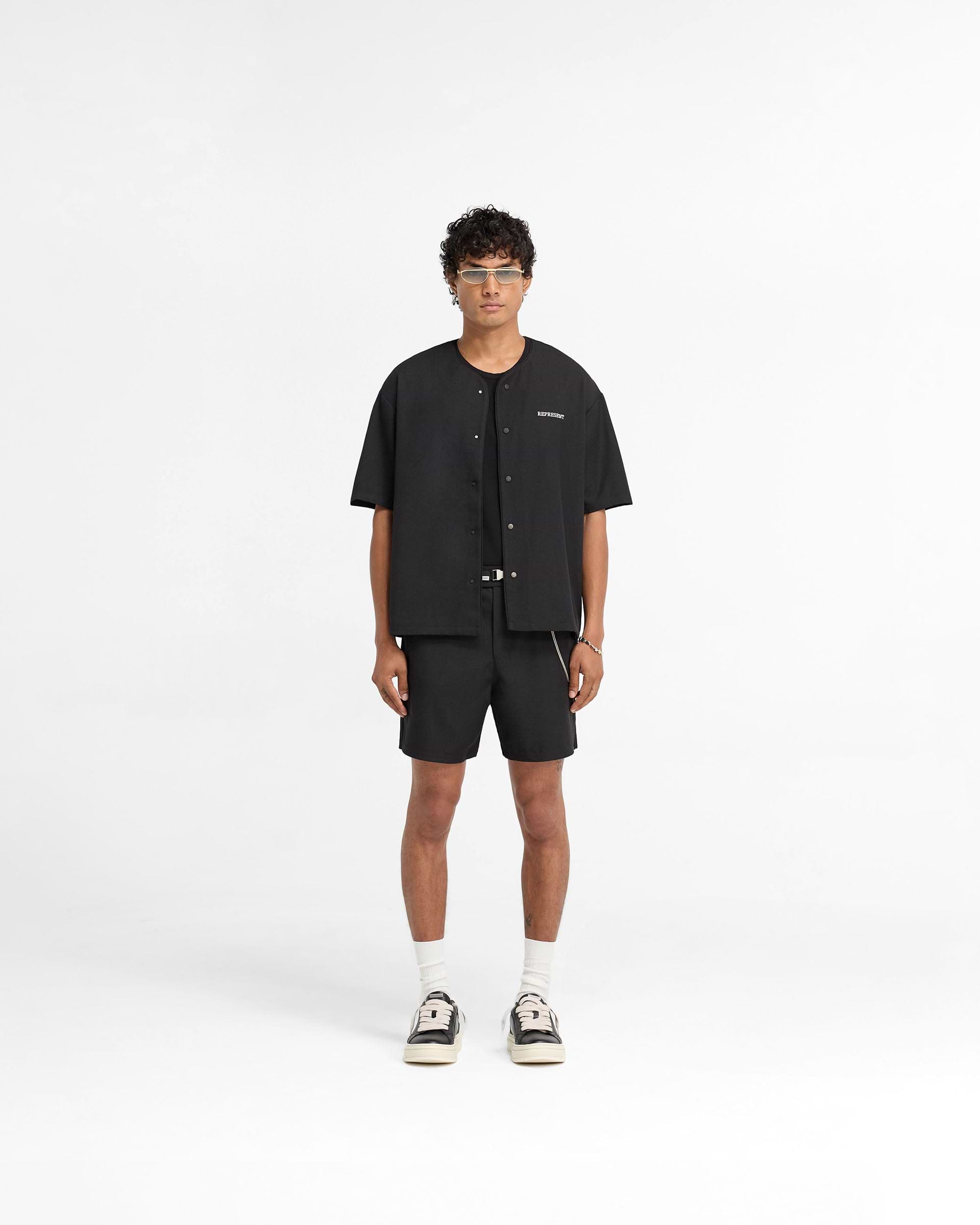 ★TRAVEL★ Stella Uniform Baseball Short Sleeve Shirt Black MENS BRYAN CAMP COLLAR SHORT SLEEVE SHIRT - B6Q581F200
