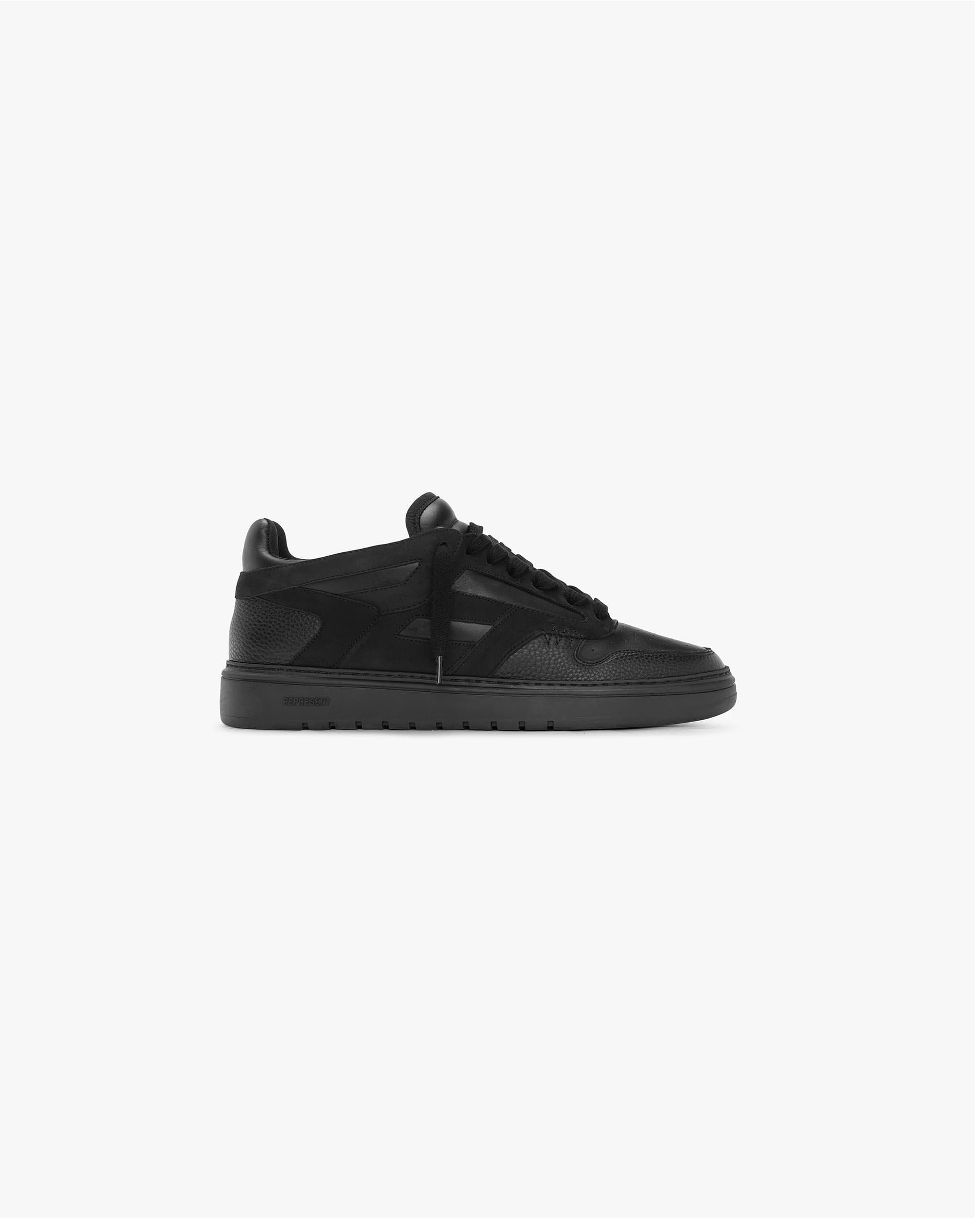 Sneakers on sale triple black