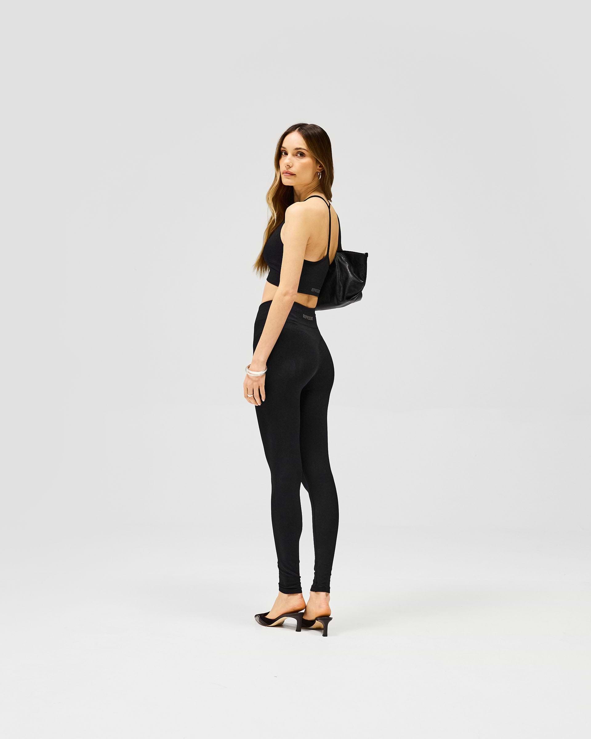 Owners Club Seamless Low Impact Bra - Jet Black
