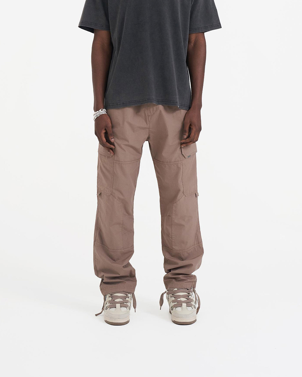 Buy New Era Men's Script Cargo Sweatpants Beige in Kuwait -SSS