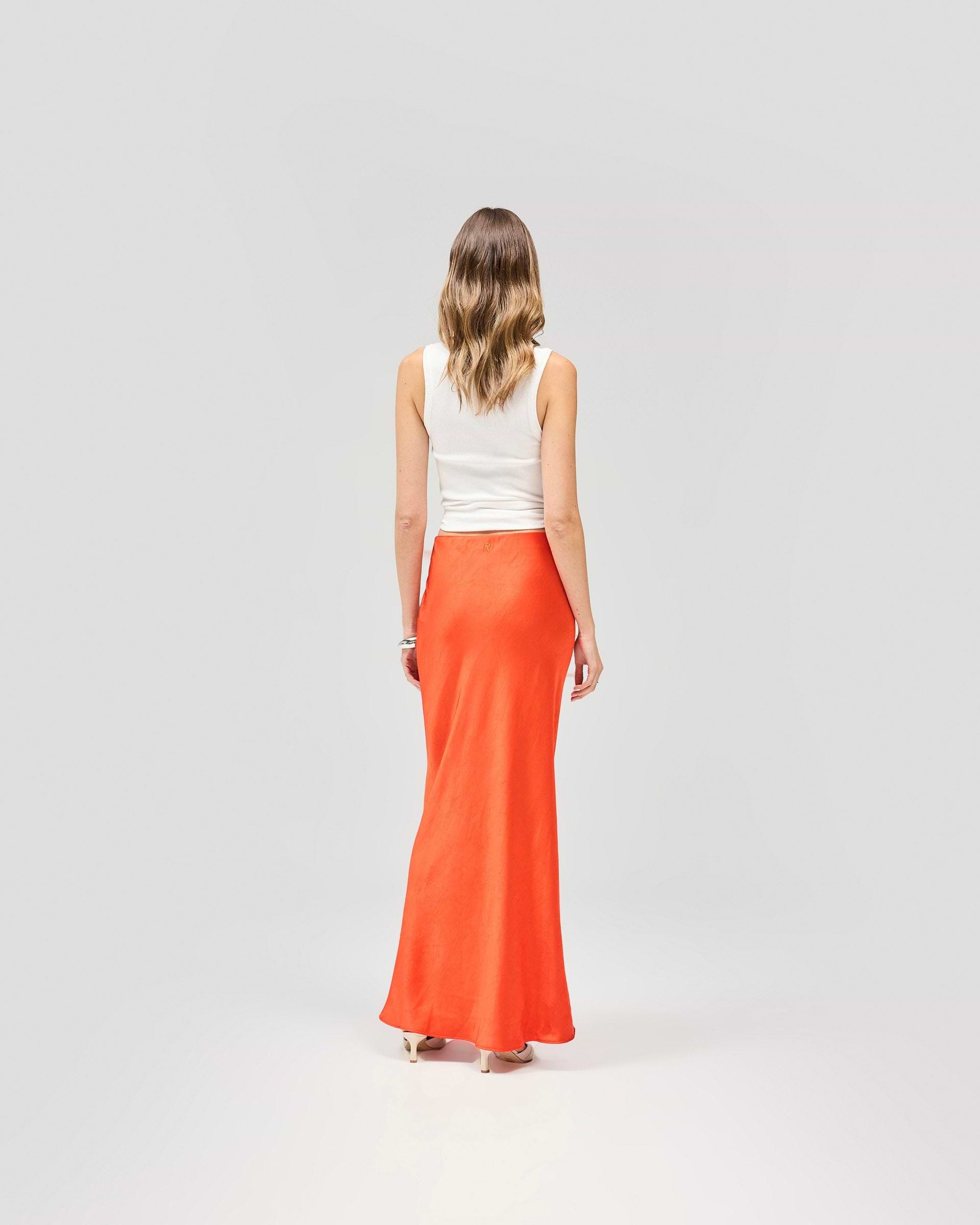Fantasy_Skirt_-_Bright_Orange_04.jpg