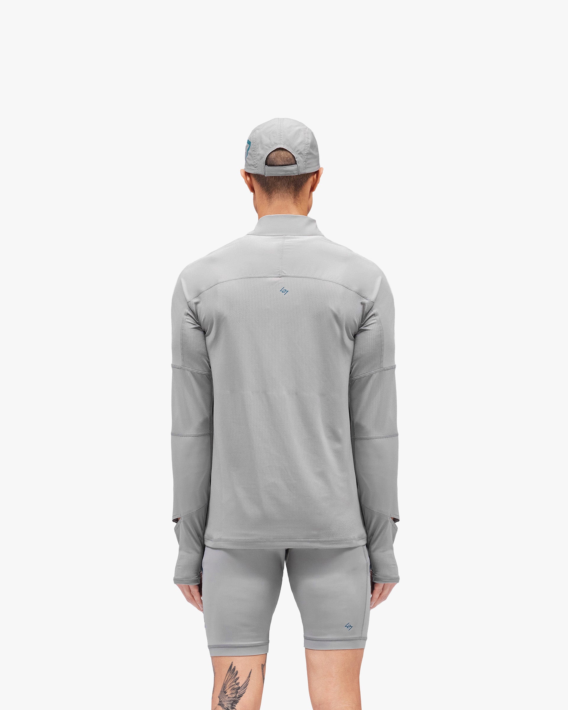 247_Run_Quarter_Zip_-_Graphite_Grey_04.jpg