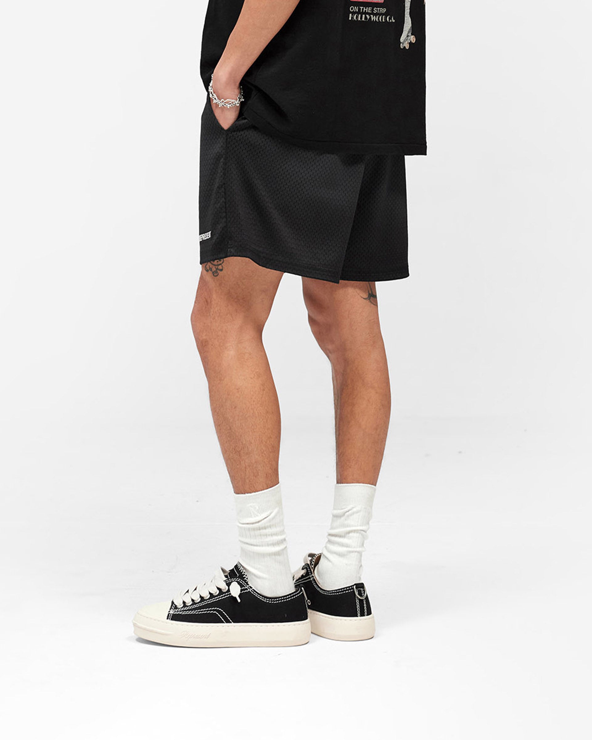 Washed_Mesh_Shorts_-_Washed_Black_04.jpg