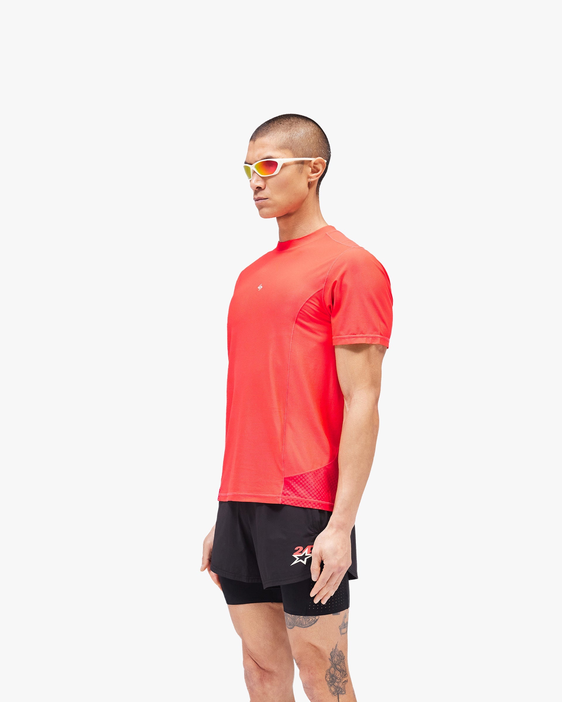 247_Hybrid_T-Shirt_-_Red_Fade_Out_04.jpg