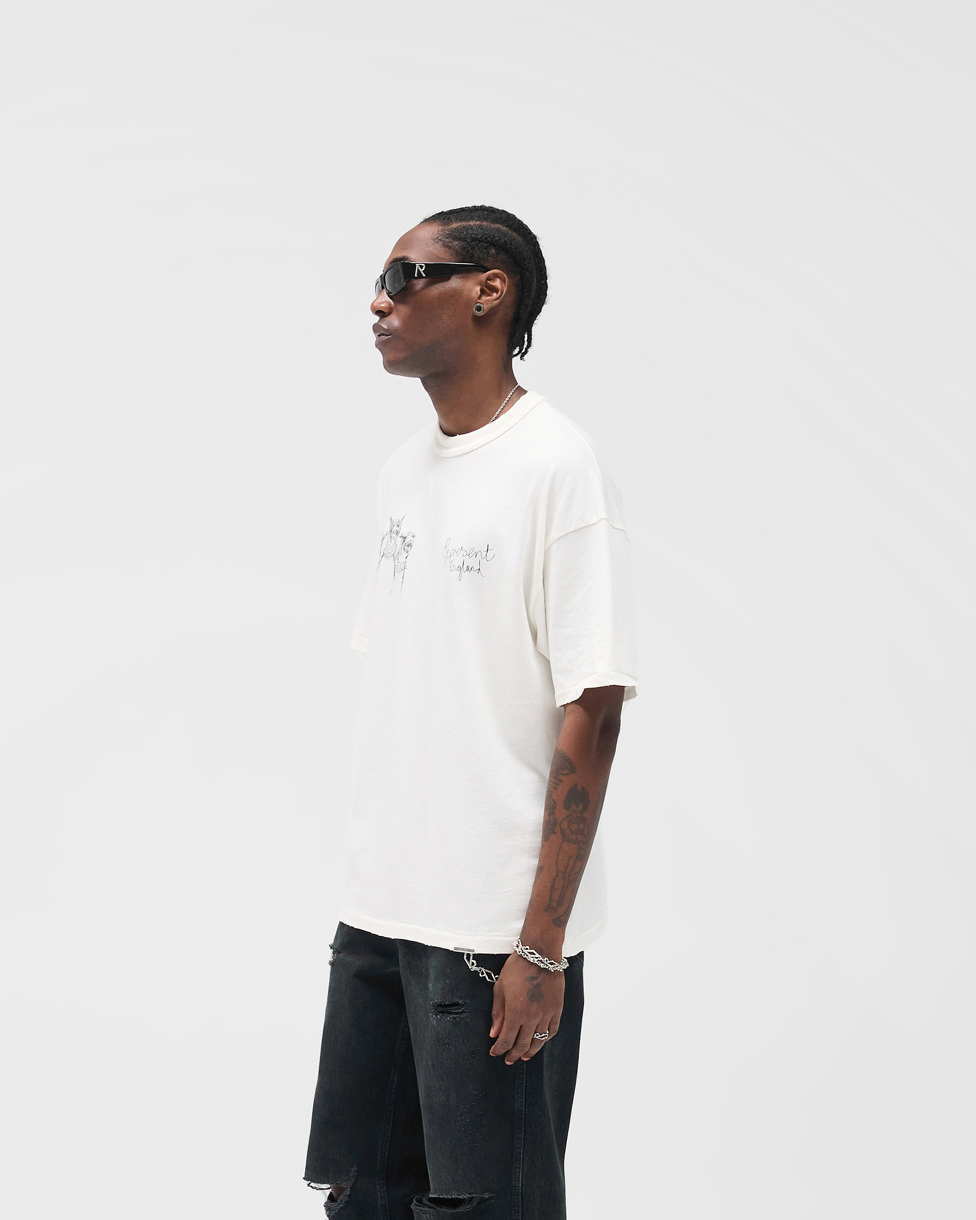Hand_Drawn_Thoroughbred_T-Shirt_-_Flat_White_04.jpg