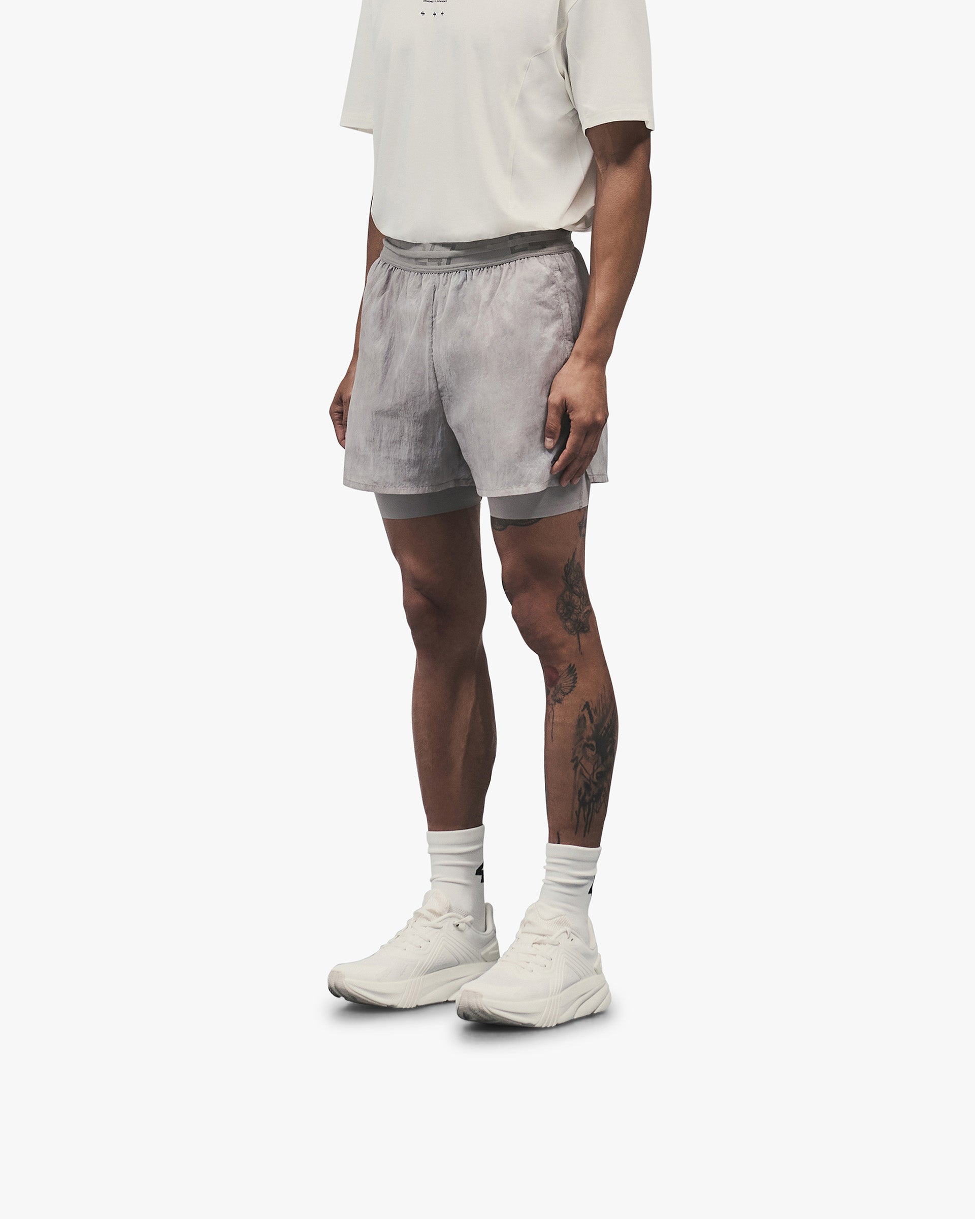 247_Trail_Shorts_-_Chalk_02.jpg