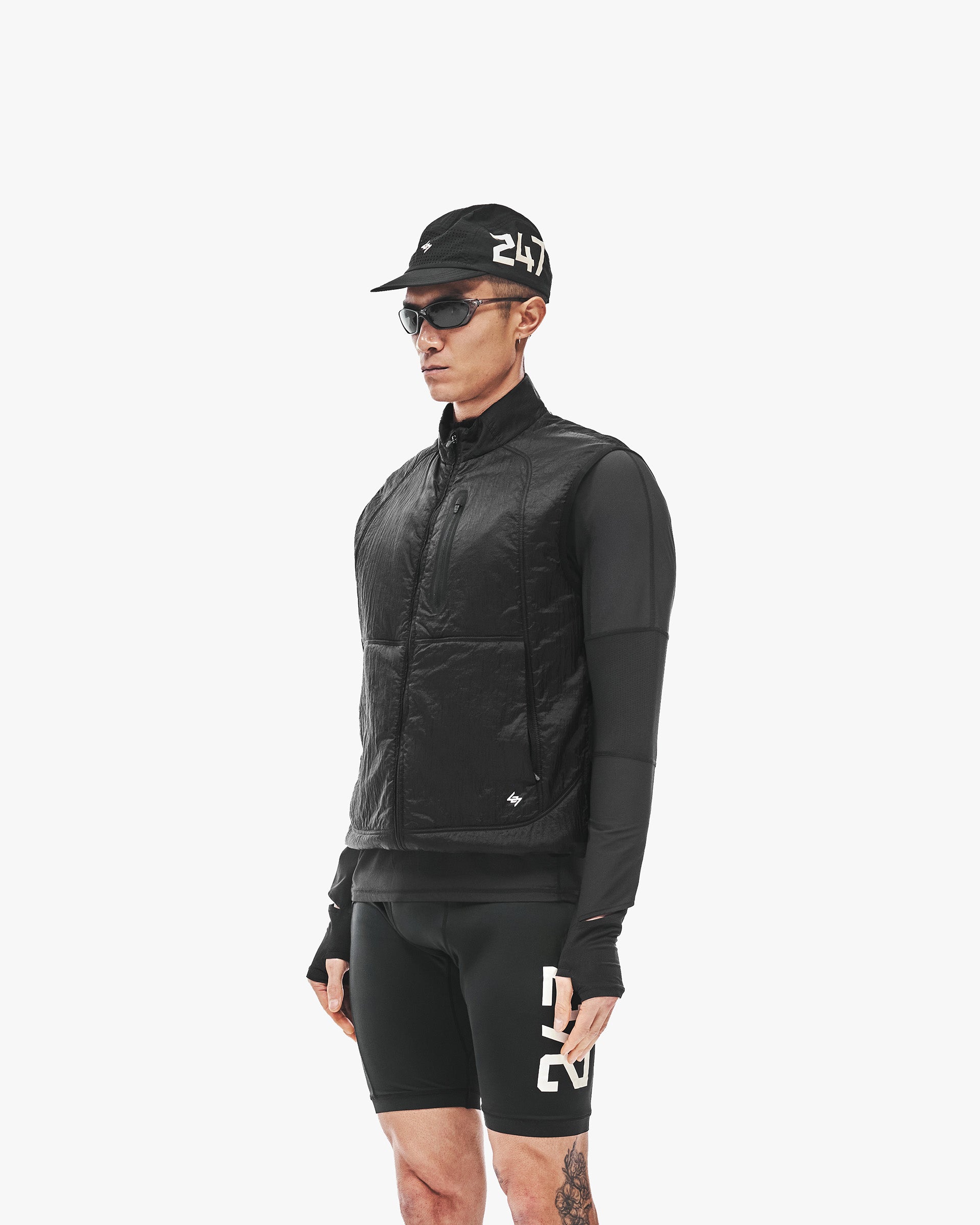 247_Run_Gilet_-_Jet_Black_04.jpg
