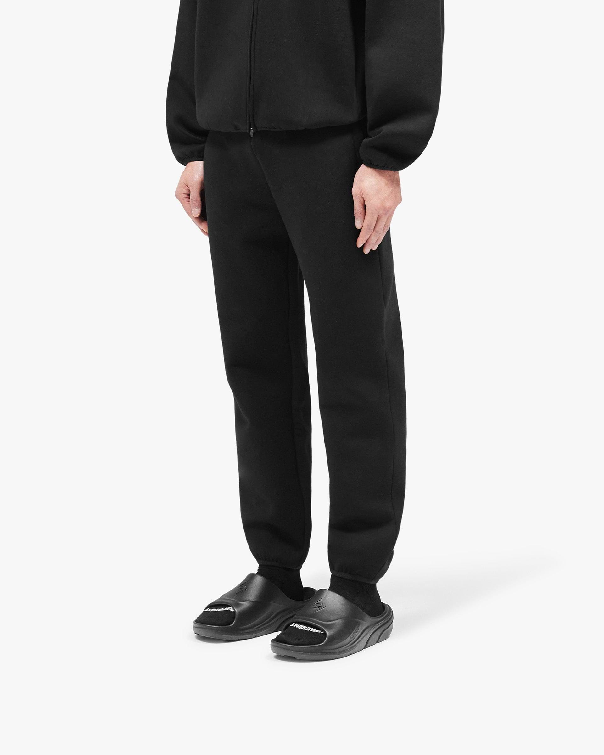 247_Form_Sweatpant_-_Jet_Black_02.jpg
