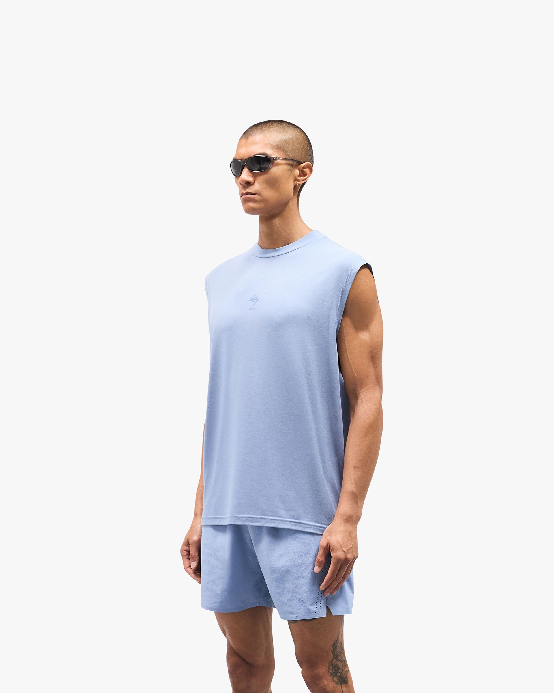 247_Oversized_Tank_-_Dusk_04.jpg