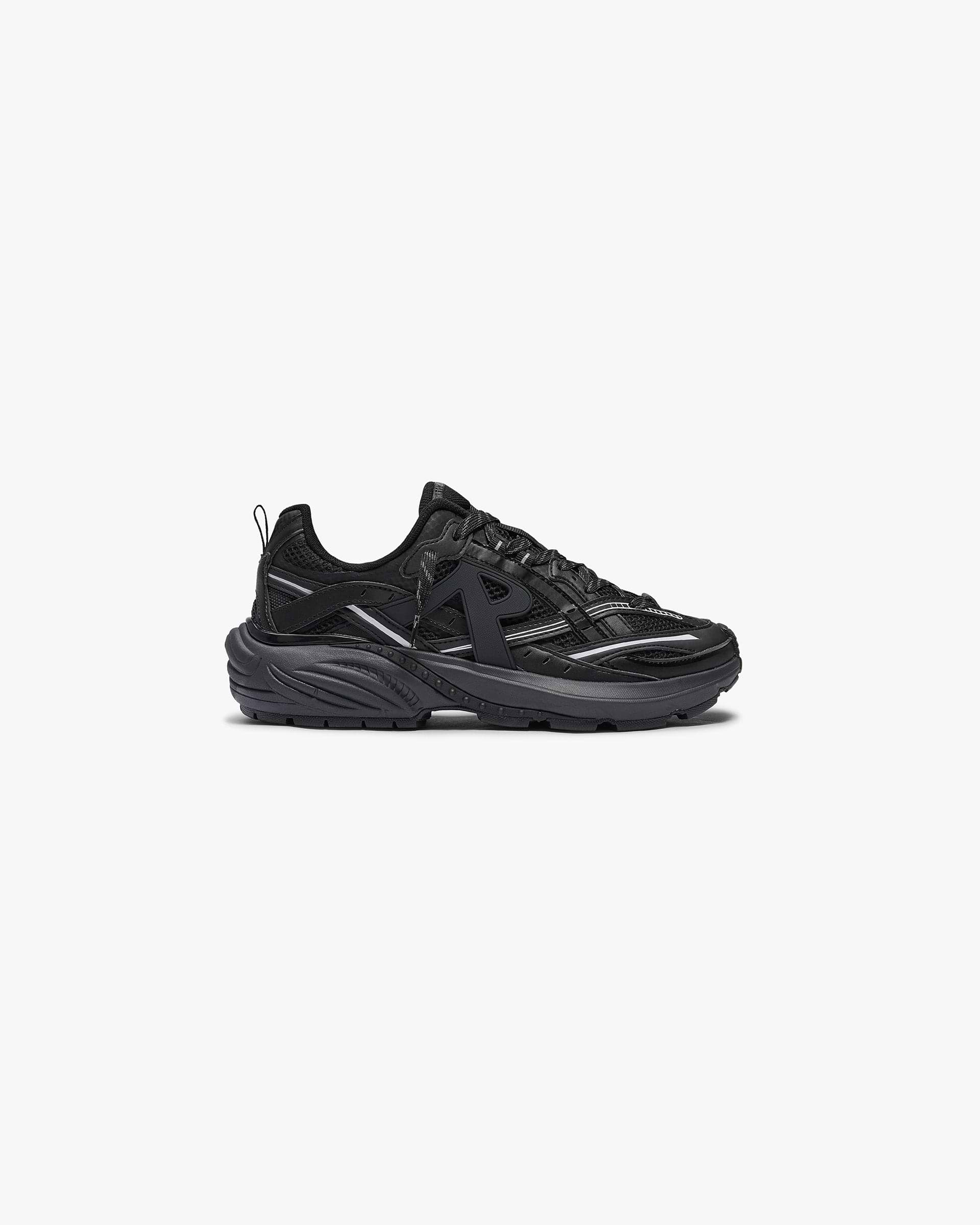 Storm_Runner_-_Triple_Black_01.jpg