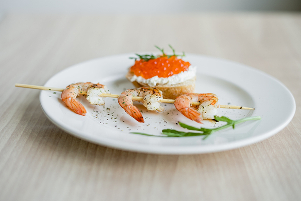 Grilled shrimp with caviar butter